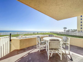 OceanFront Ground Floor Condo w Pool, Walk to Flagler